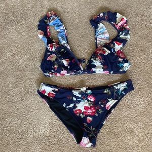 Cupshe Navy ruffled floral bikini